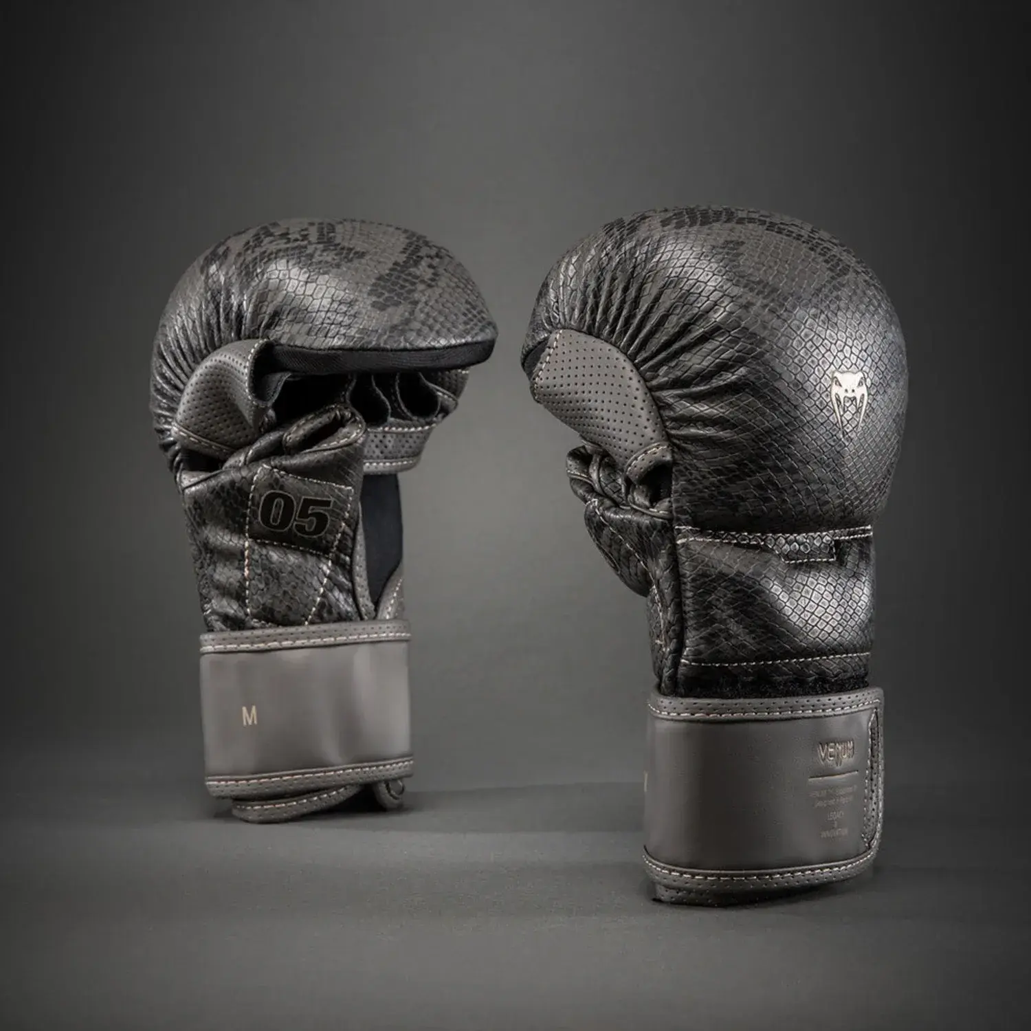 Guantillas de MMA Venum impact evo scales - morado oscuro